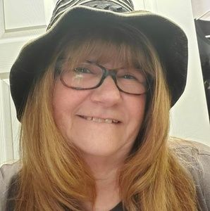 Meet your Posher, Carrie